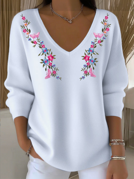 Dámské čerstvé světle modré vneck svetr s růžovou a modrou květinou a motýlem výšivky na vneck